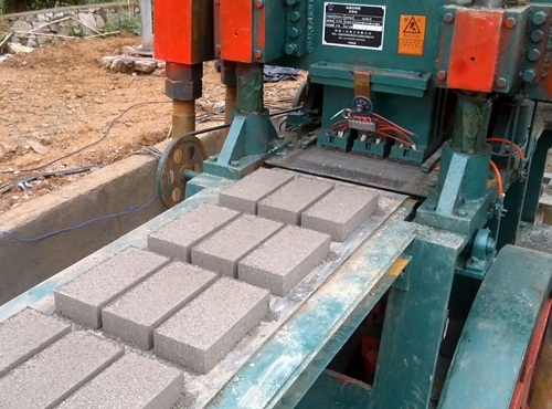 普通混凝凝土小型空心砌塊生產設備